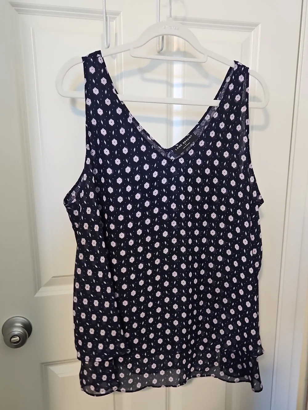 Lane Bryant Navy Floral V-Neck Sleeveless Camisole - Picture 1 of 2